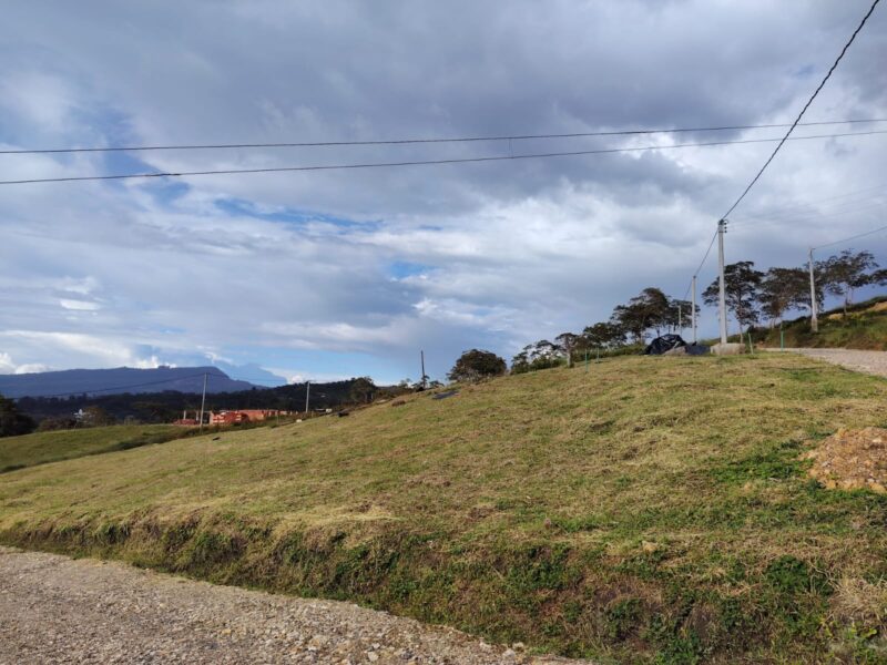 Lote en zona turística de Moniquirá – 1000 m²