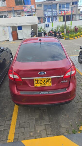 Ford Fiesta 2011 – Excelente Estado y Listo para Traspaso